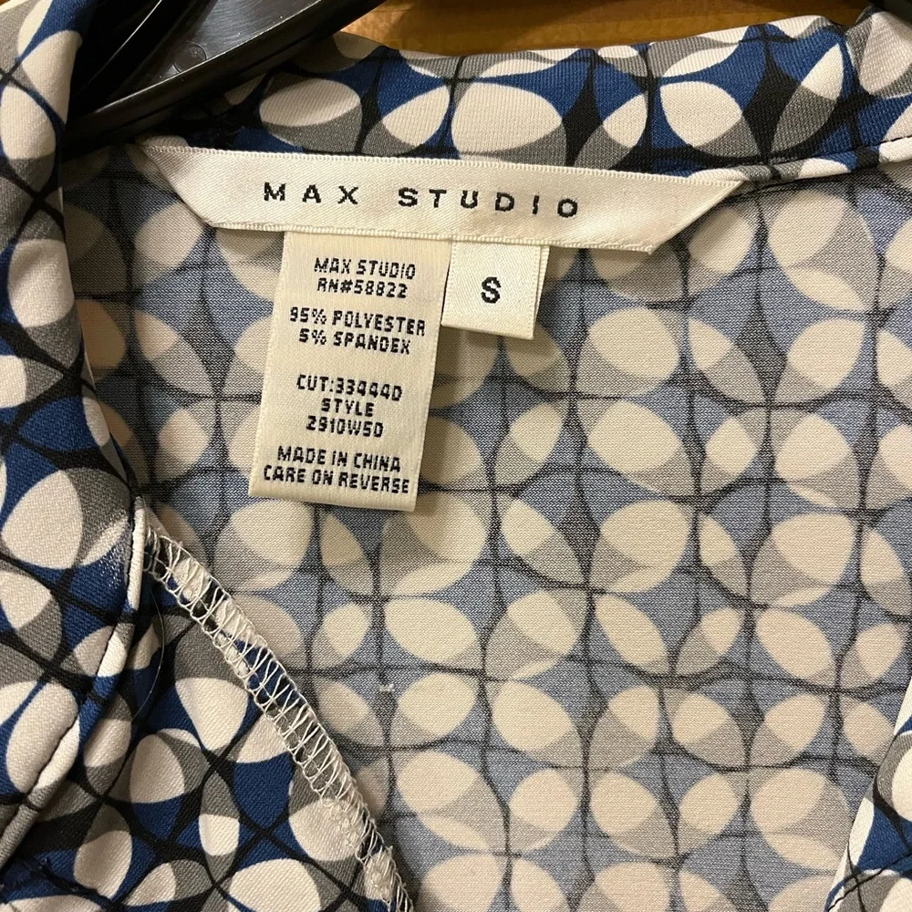 Max Studio - Picture 2 of 3